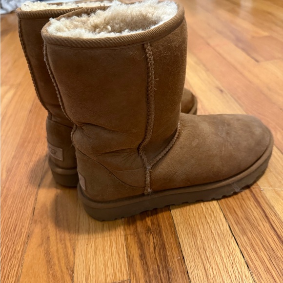 UGG Boots - Picture 4 of 6
